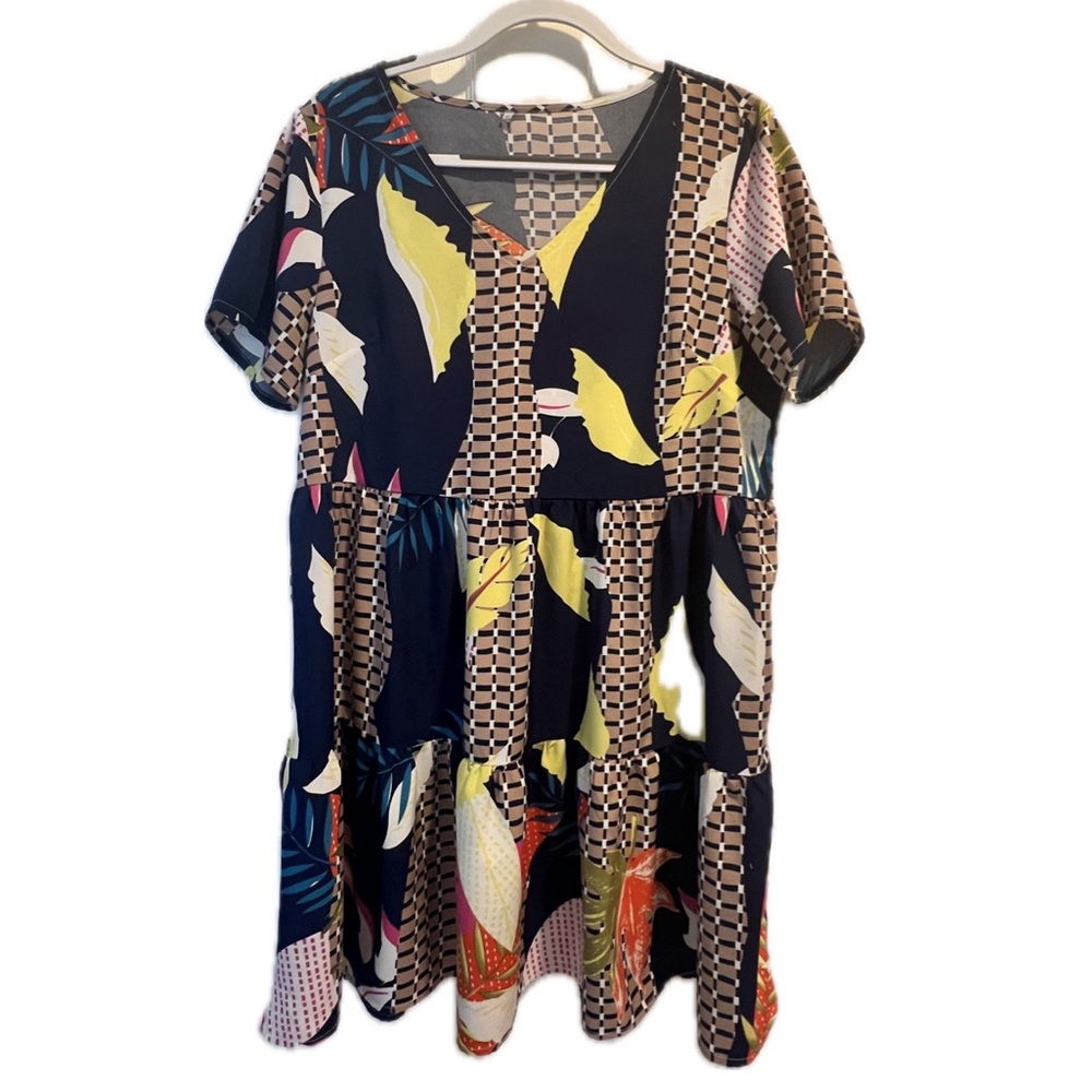 Multicolor Patterned Babydoll Short Sleeved Dress Size Medium - Picture 2 of 10